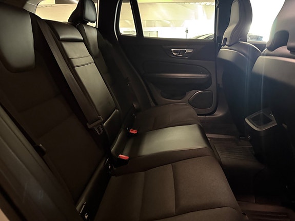Volvo V60 22 of 27