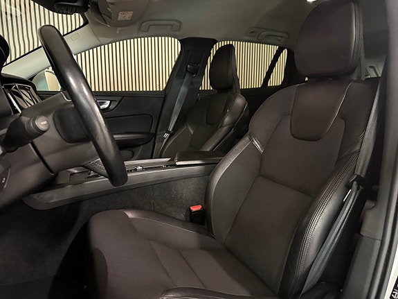 Volvo V60 11 of 27