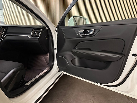 Volvo V60 23 of 27