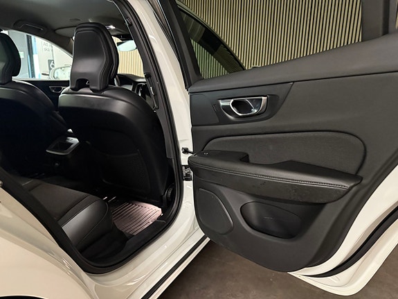 Volvo V60 21 of 27