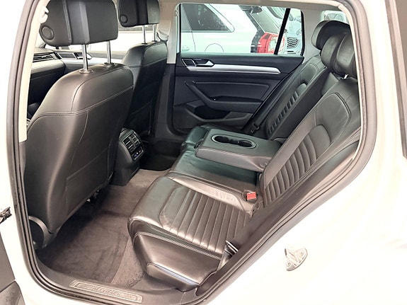 Volkswagen Passat Alltrack 8 of 13