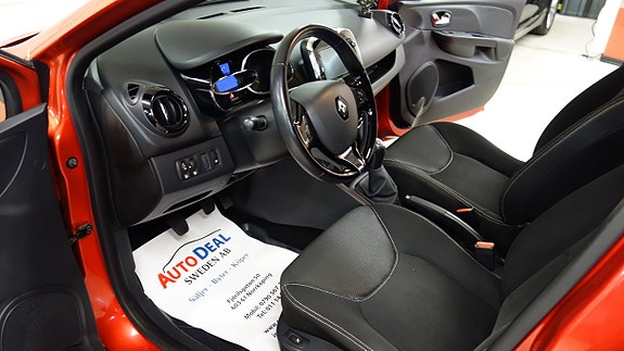 Renault Clio 9 of 15