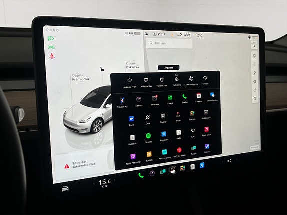 Tesla Model Y 24 of 30