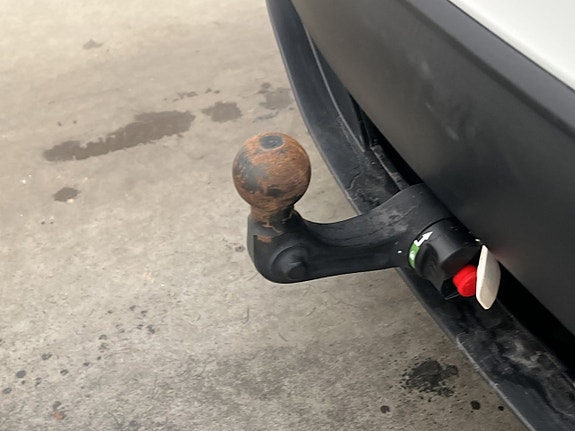 Tesla Model Y 9 of 30