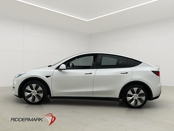 Tesla Model Y 5 of 30