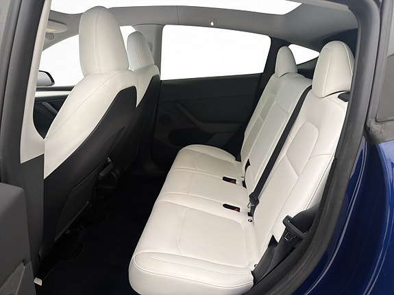 Tesla Model Y 13 of 30