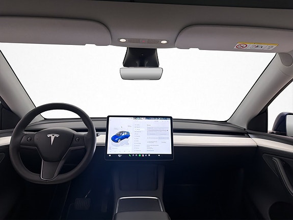 Tesla Model Y 14 of 30
