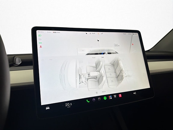 Tesla Model Y 20 of 30