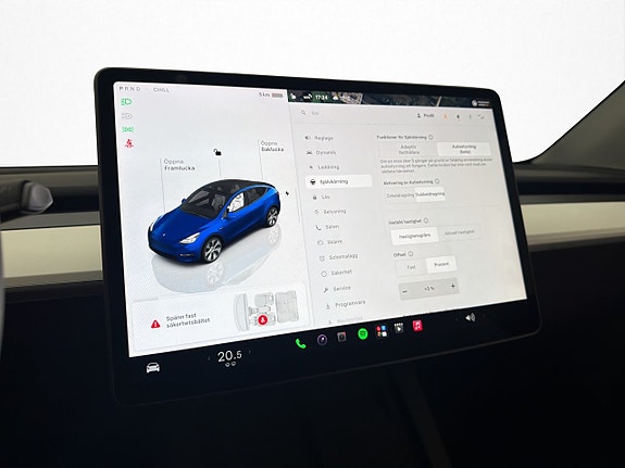 Tesla Model Y 21 of 30