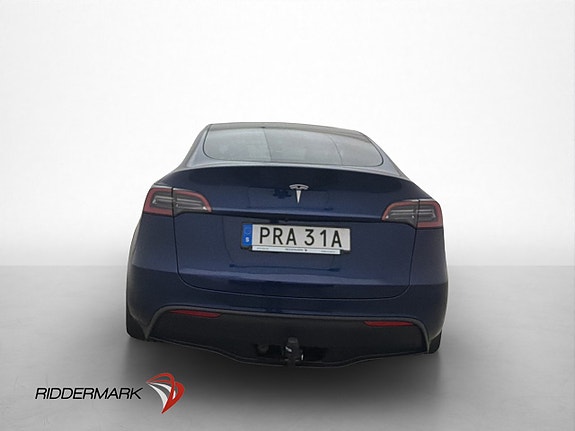 Tesla Model Y 8 of 30