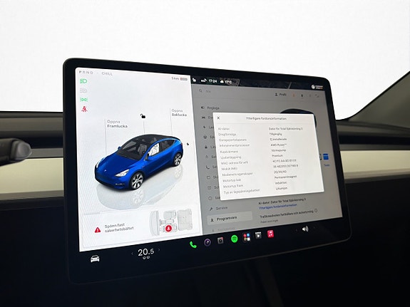 Tesla Model Y 23 of 30