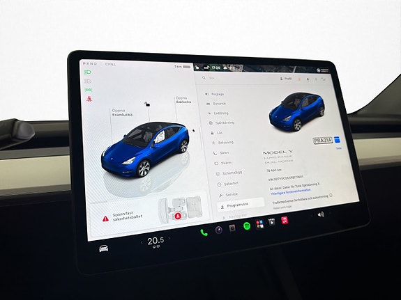 Tesla Model Y 22 of 30