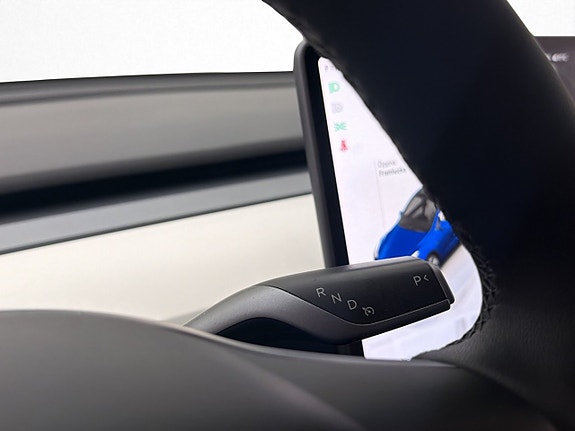 Tesla Model Y 29 of 30