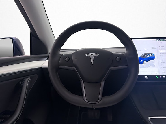 Tesla Model Y 15 of 30