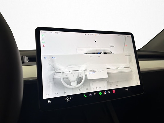 Tesla Model Y 19 of 30