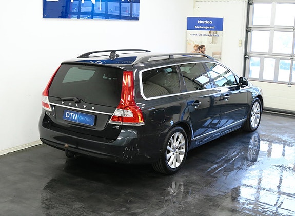 Volvo V70 2 of 18