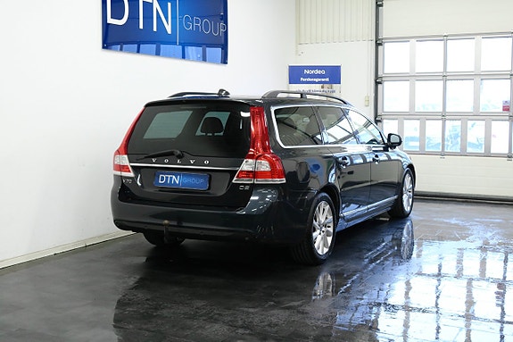Volvo V70 3 of 18