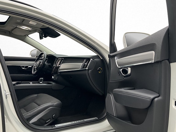 Volvo V90 13 of 30