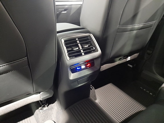 Volkswagen Tiguan 12 of 19