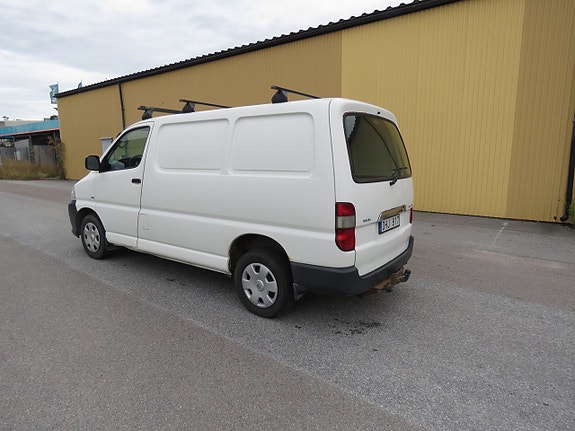 Toyota HiAce 5 of 14
