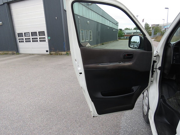 Toyota HiAce 11 of 14