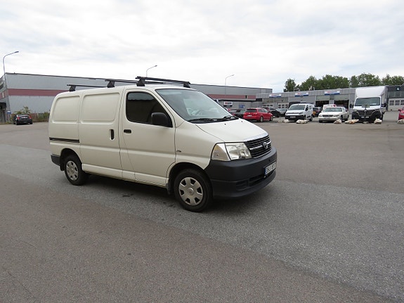 Toyota HiAce 2 of 14