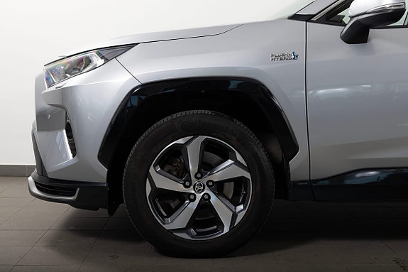 Toyota RAV4 4 of 23