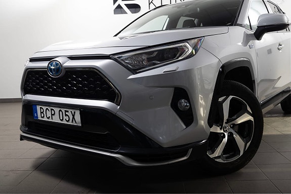Toyota RAV4 10 of 23