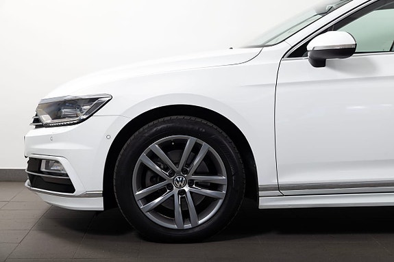 Volkswagen Passat 4 of 22