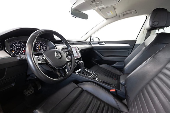 Volkswagen Passat 15 of 22