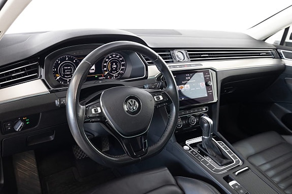 Volkswagen Passat 17 of 22