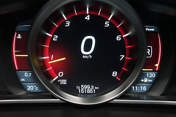 Volvo V40 13 of 15