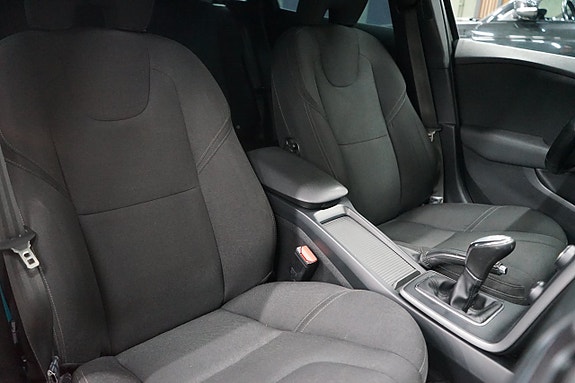 Volvo V40 10 of 15