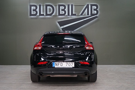 Volvo V40 6 of 15
