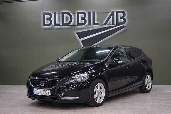 Volvo V40 3 of 15