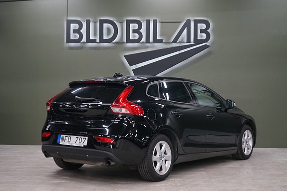Volvo V40 4 of 15