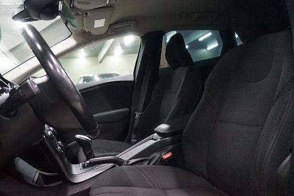 Volvo V40 8 of 15