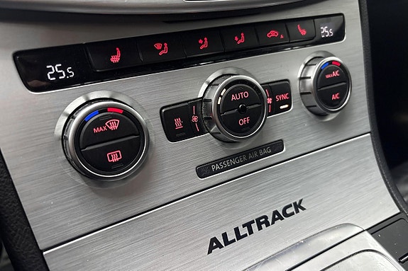 Volkswagen Passat Alltrack 17 of 18