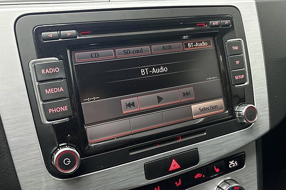 Volkswagen Passat Alltrack 14 of 18