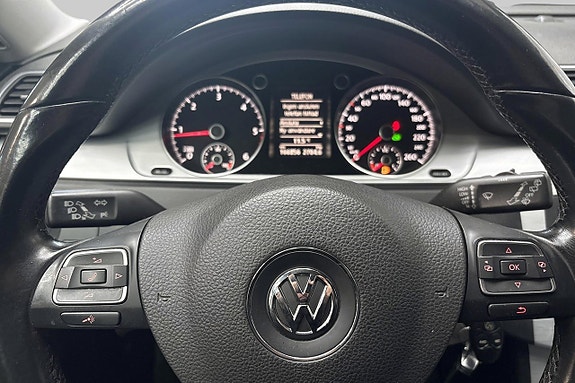 Volkswagen Passat Alltrack 12 of 18