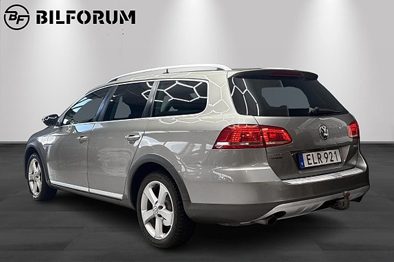 Volkswagen Passat Alltrack 5 of 18