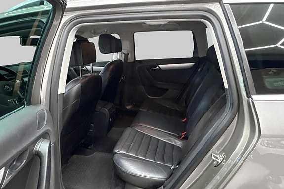Volkswagen Passat Alltrack 8 of 18