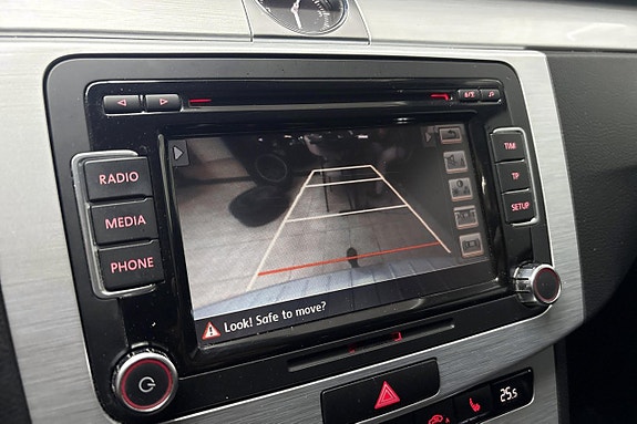 Volkswagen Passat Alltrack 15 of 18