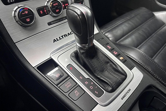 Volkswagen Passat Alltrack 16 of 18