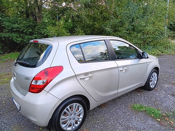 Hyundai i20 4 of 15