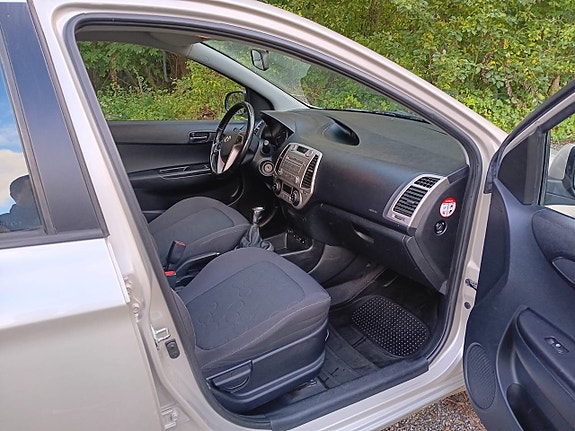 Hyundai i20 12 of 15