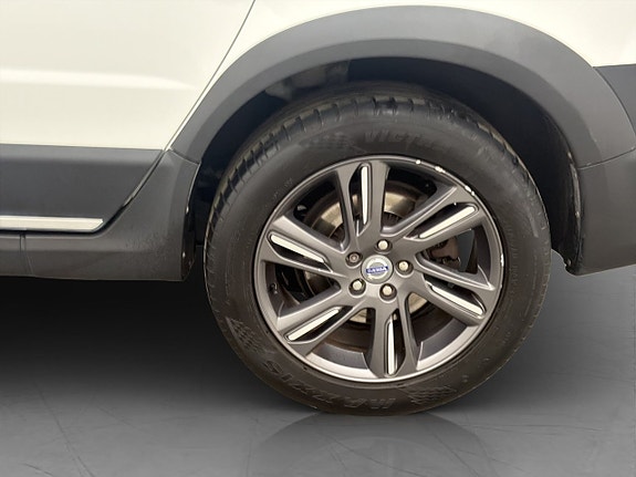 Volvo XC70 18 of 26