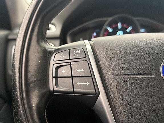 Volvo XC70 16 of 26