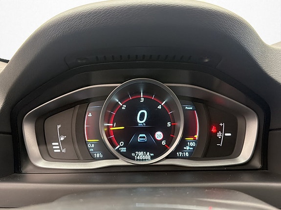 Volvo XC70 15 of 26