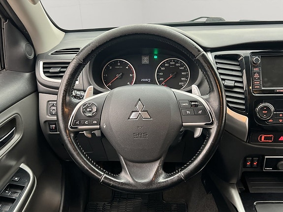 Mitsubishi L200 17 of 30